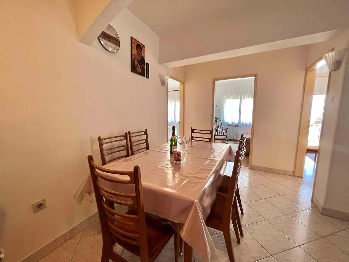 Apartments In Dramalj 42932